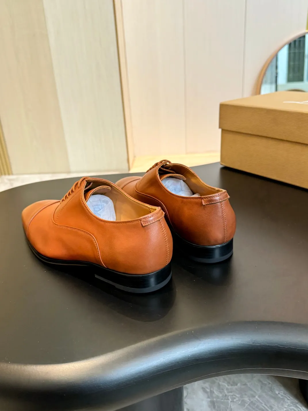 💰960 Christia*.Loubouti* high-end men's business formal leather shoes, original genuine cowhide red sole, imported Italian cowhide outsole, first-layer cowhide, water-dyed cowhide lining, high-end luxury. Size: 39-44 (customized at 38.45.46)✅